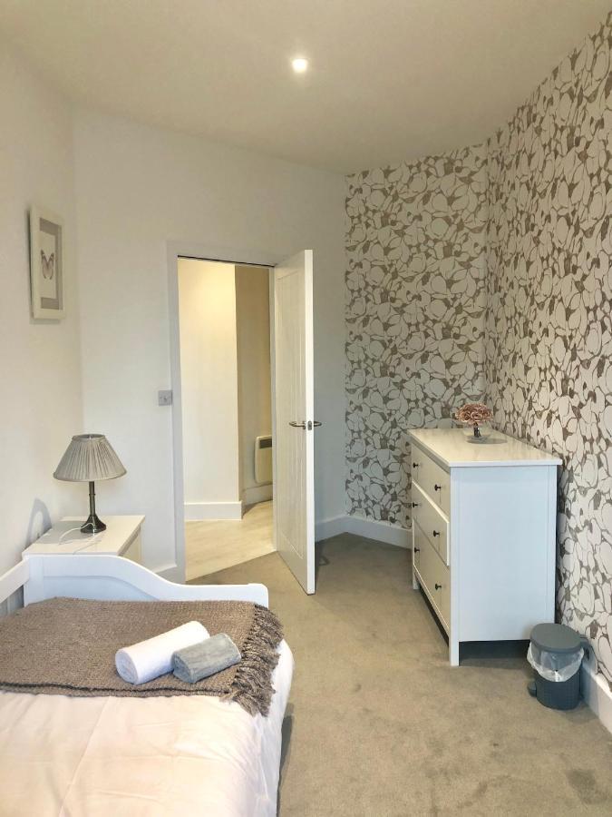 Snapos Luxury Serviced Apartment - Meridian House Bedford Exterior foto